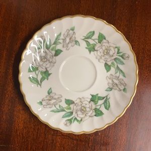 Gardena dessert plate and saucer